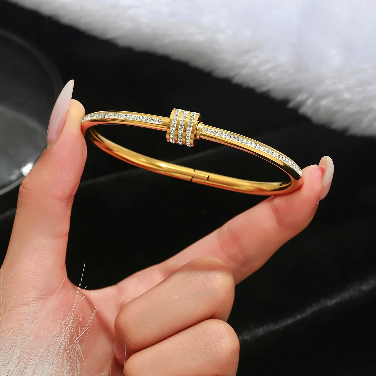 four-leaf clover lucky bracelet – Gold - Image 6
