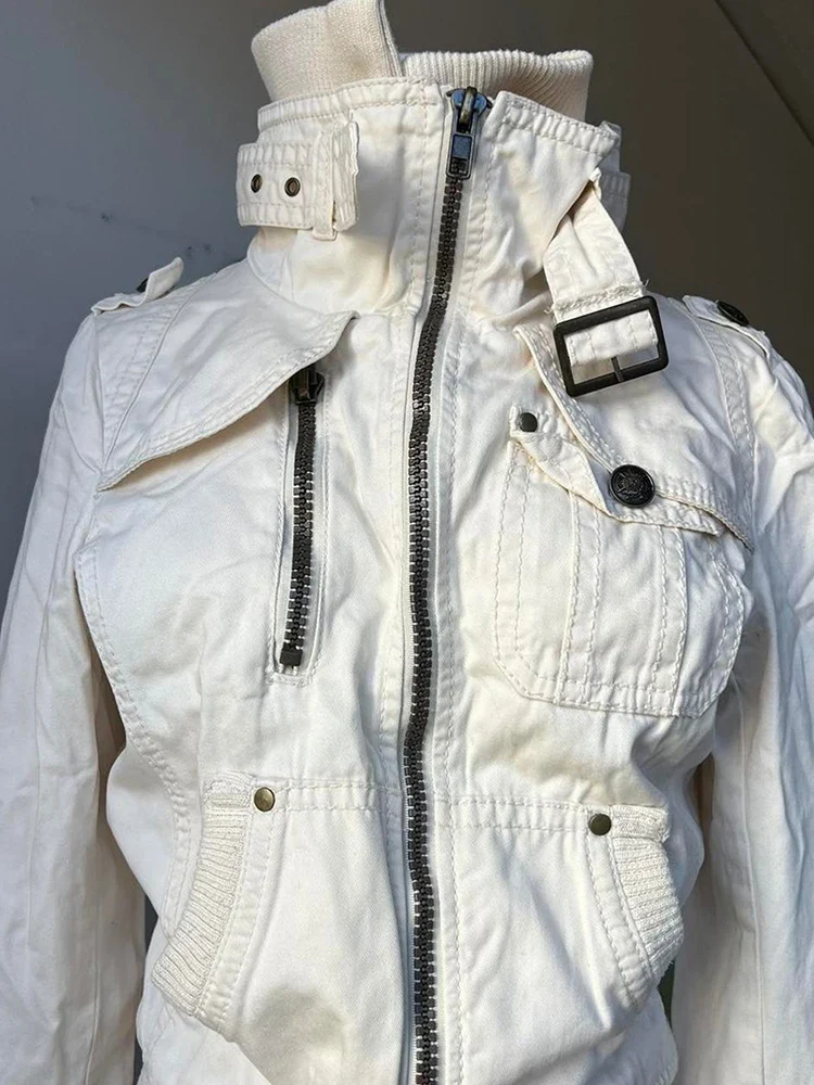 Retro White Winter Jacket - Image 2