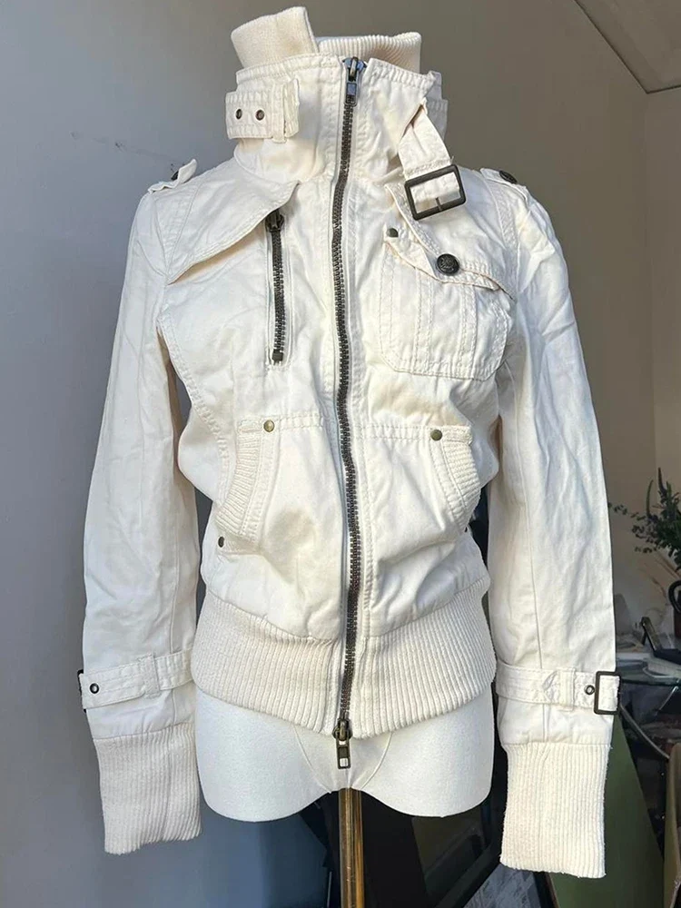 Retro White Winter Jacket - Image 3