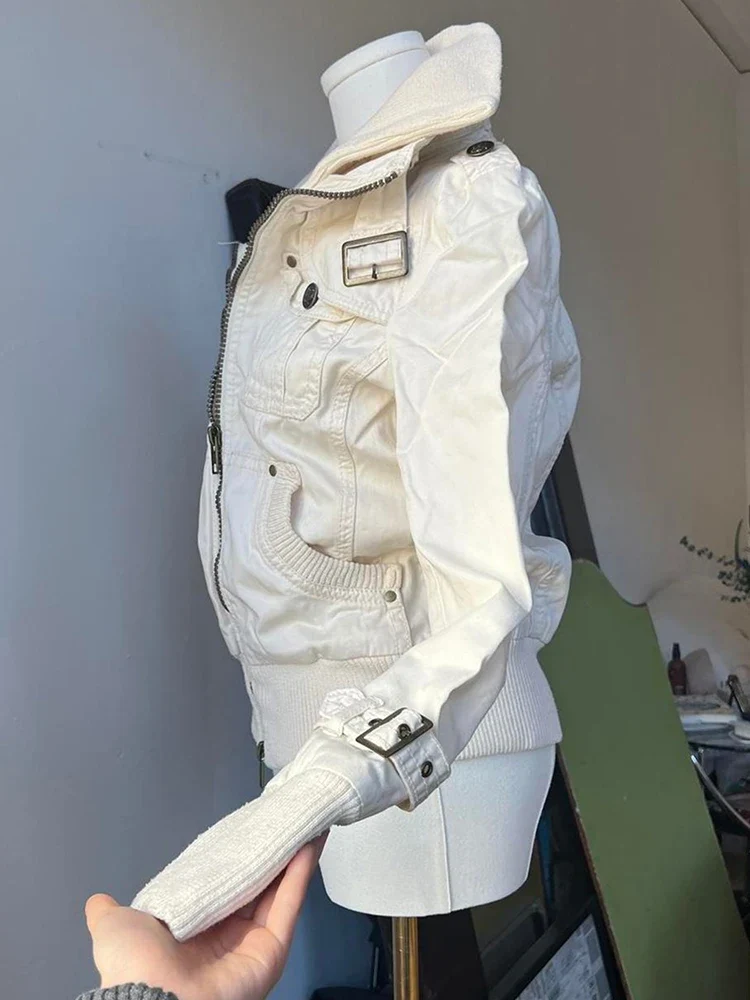 Retro White Winter Jacket - Image 4