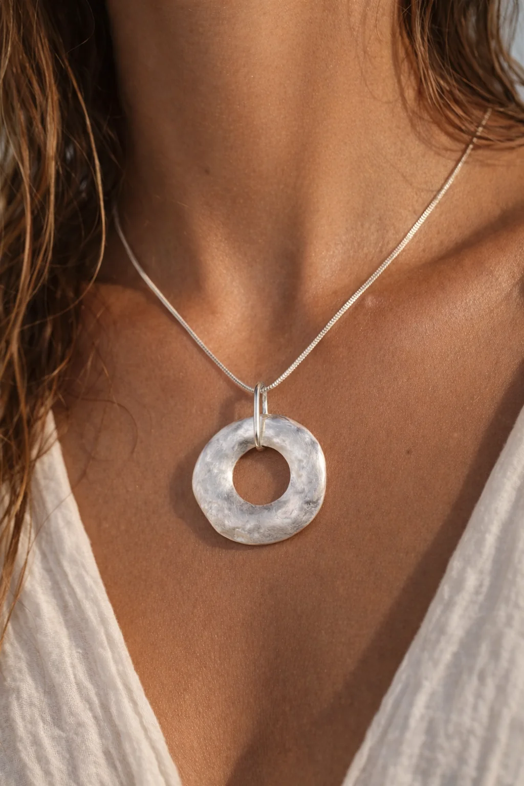 Orelia Pendant – Necklaces