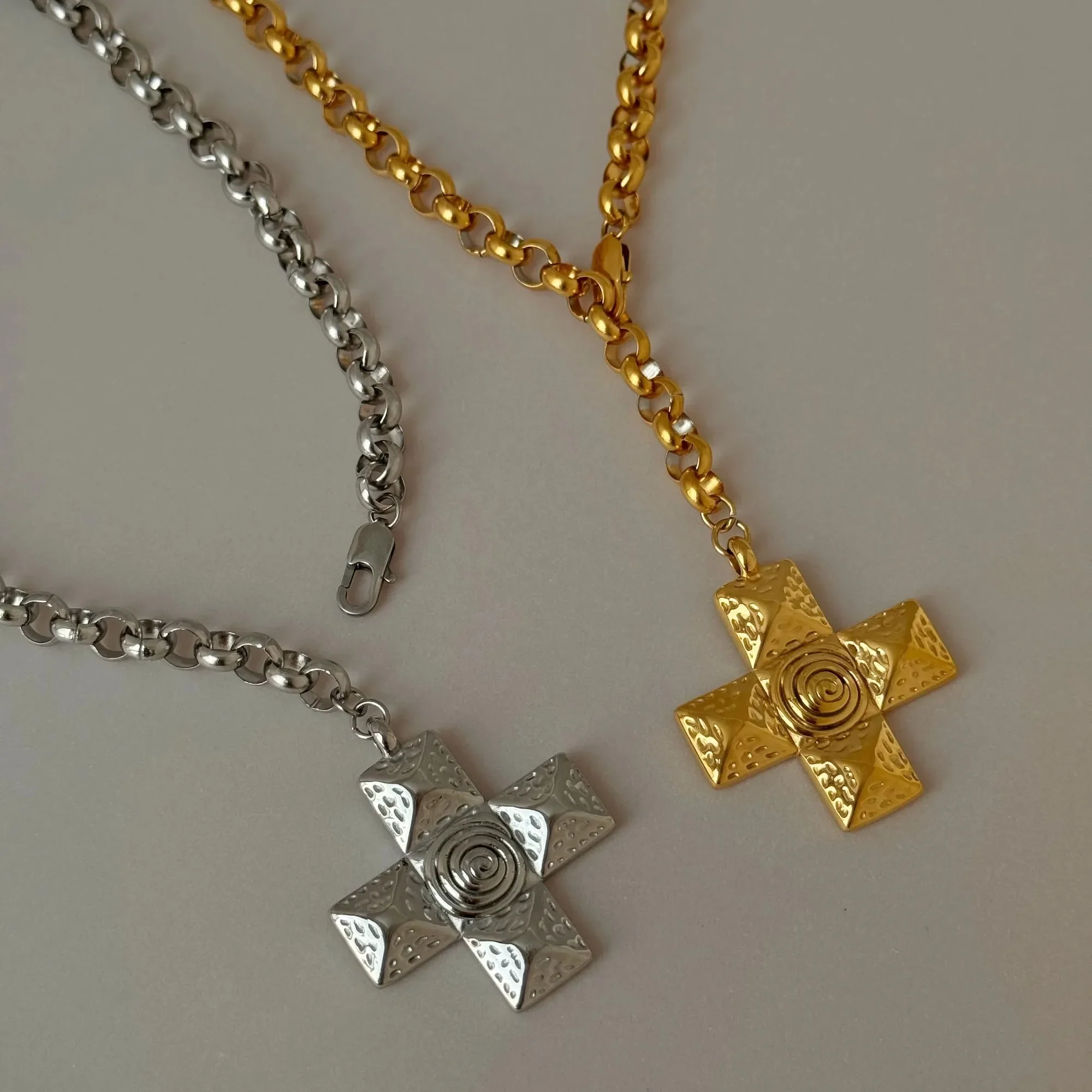 Voxy Pendant Necklace - Image 4