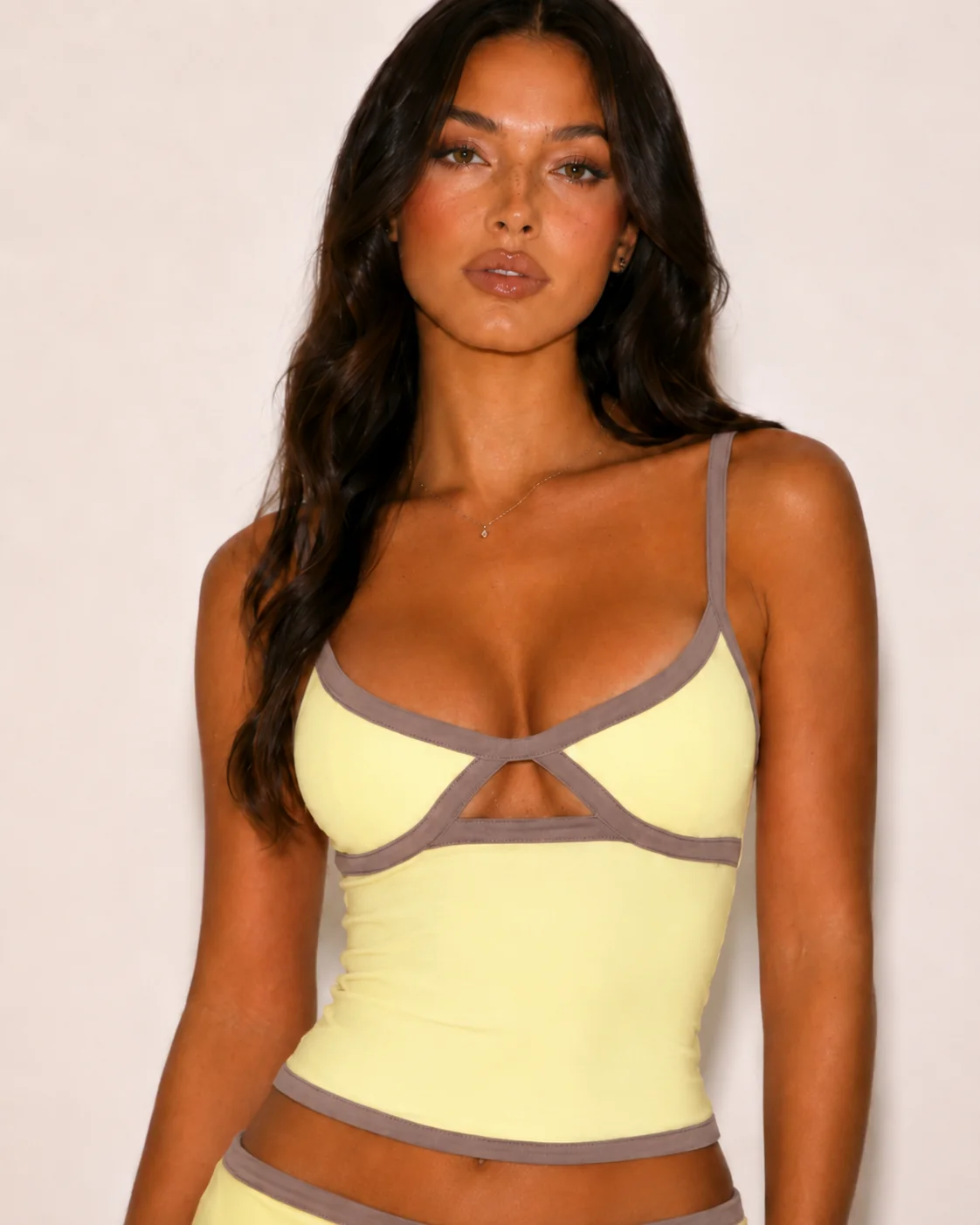 Contrast Crop Cami Top – Yellow - Image 2